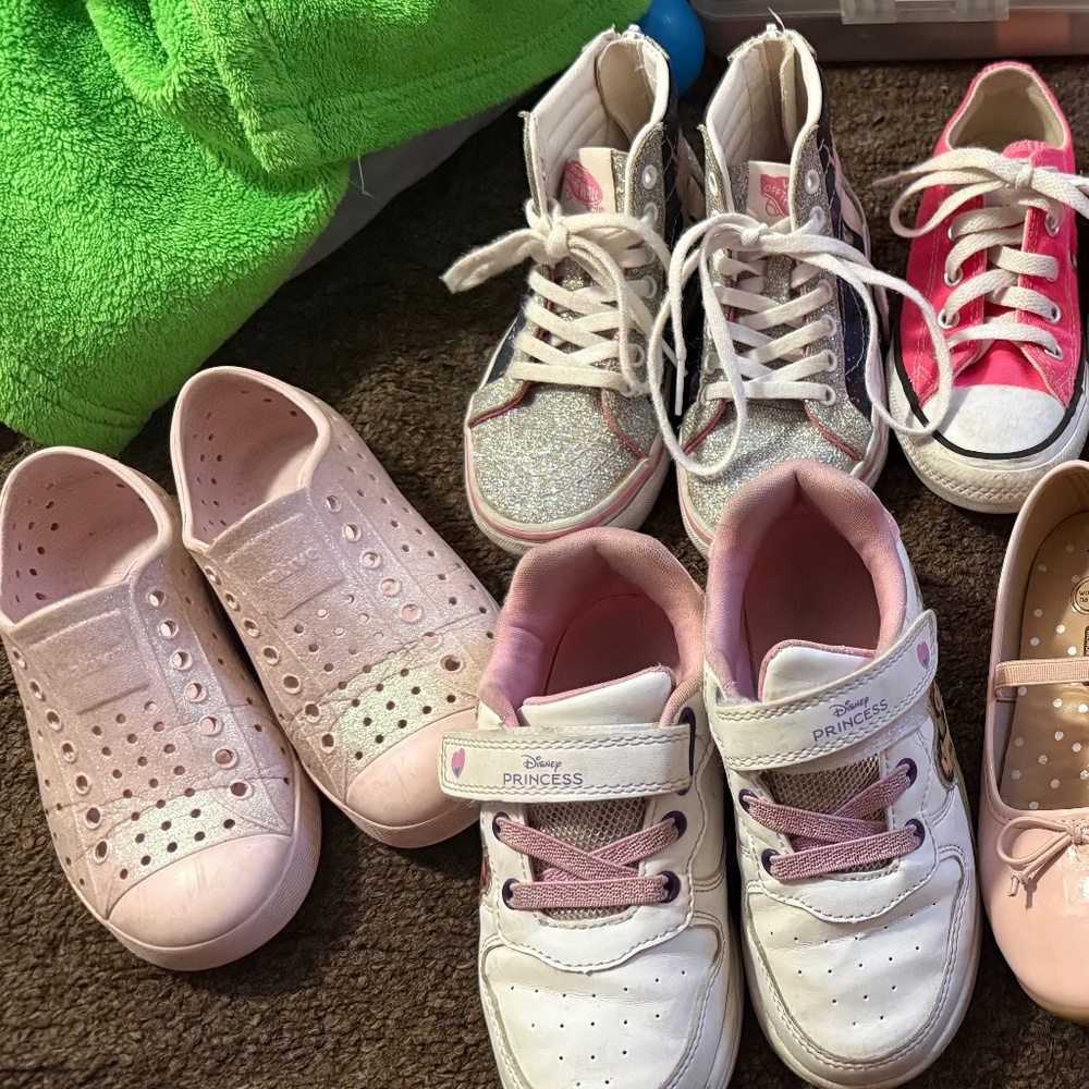 Little Girls shoes (7 pairs)